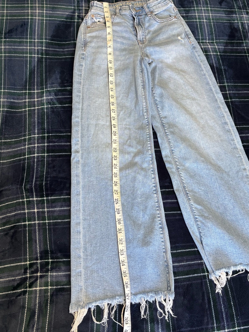 American Eagle light wash super high rise baggy jeans. Size 000 short. - Picture 5 of 9